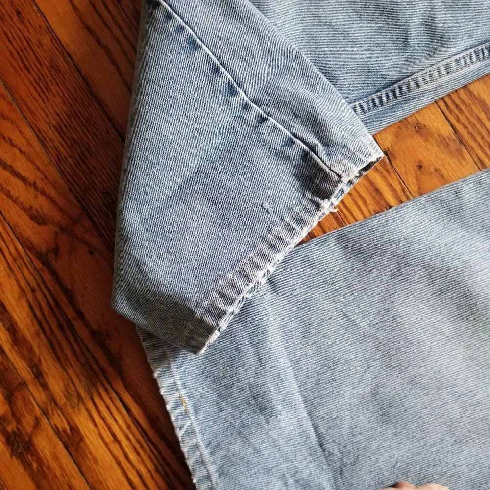 Vintage Levi's 505 Regular Fit Men's 36x32 Light Wash Blue Denim Jeans